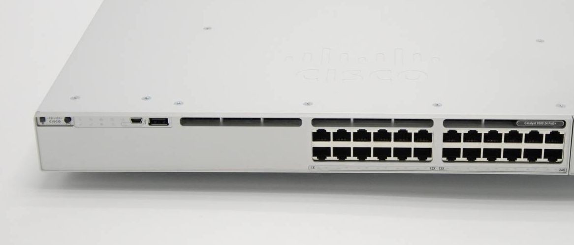 Cisco C9300-24P-E фото 3